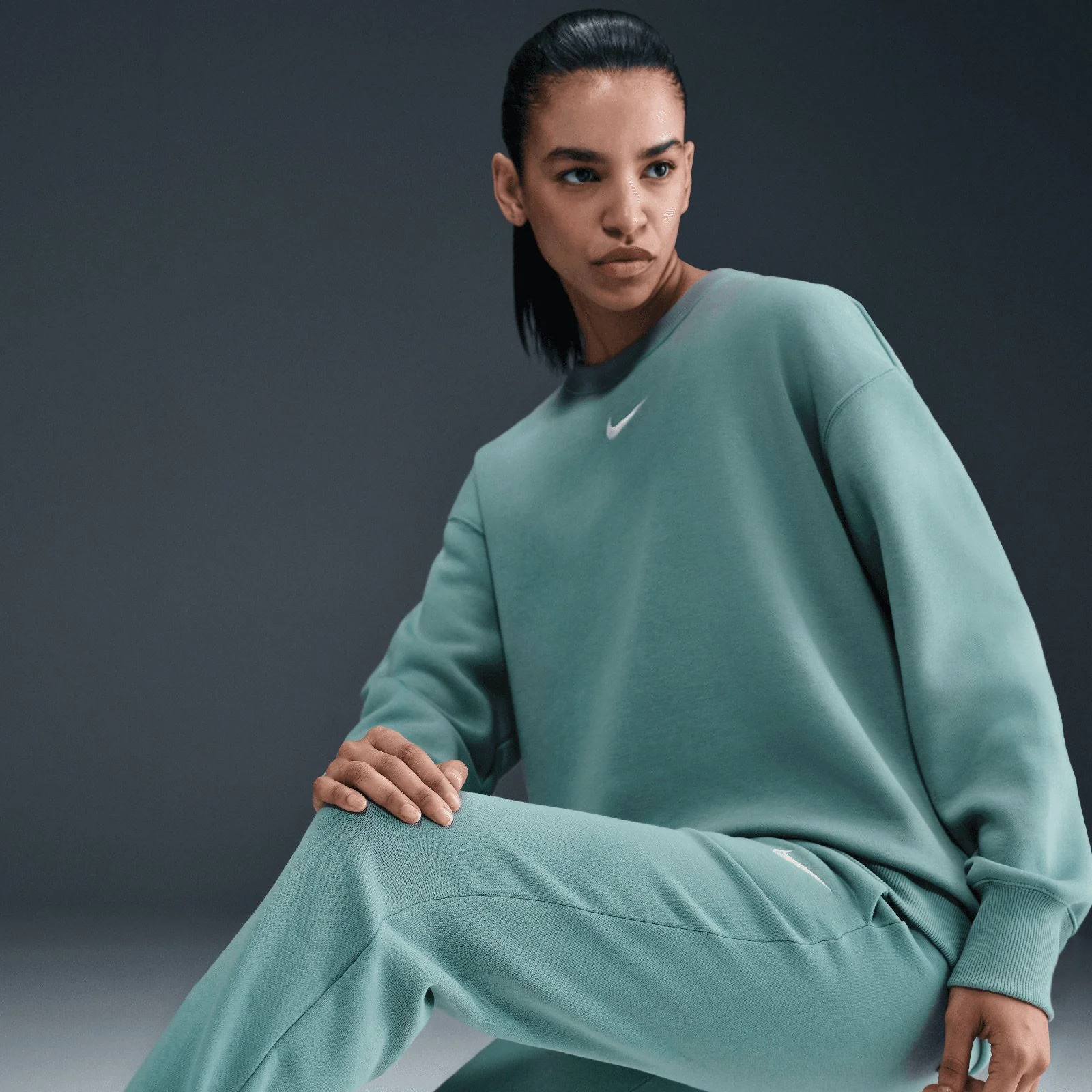 10731-nike-sportswear-phoenix-fleece-womens-mid-rise-sweatpants-6.webp Nike Sportswear Phoenix Fleece Womens Mid-Rise Sweatpants