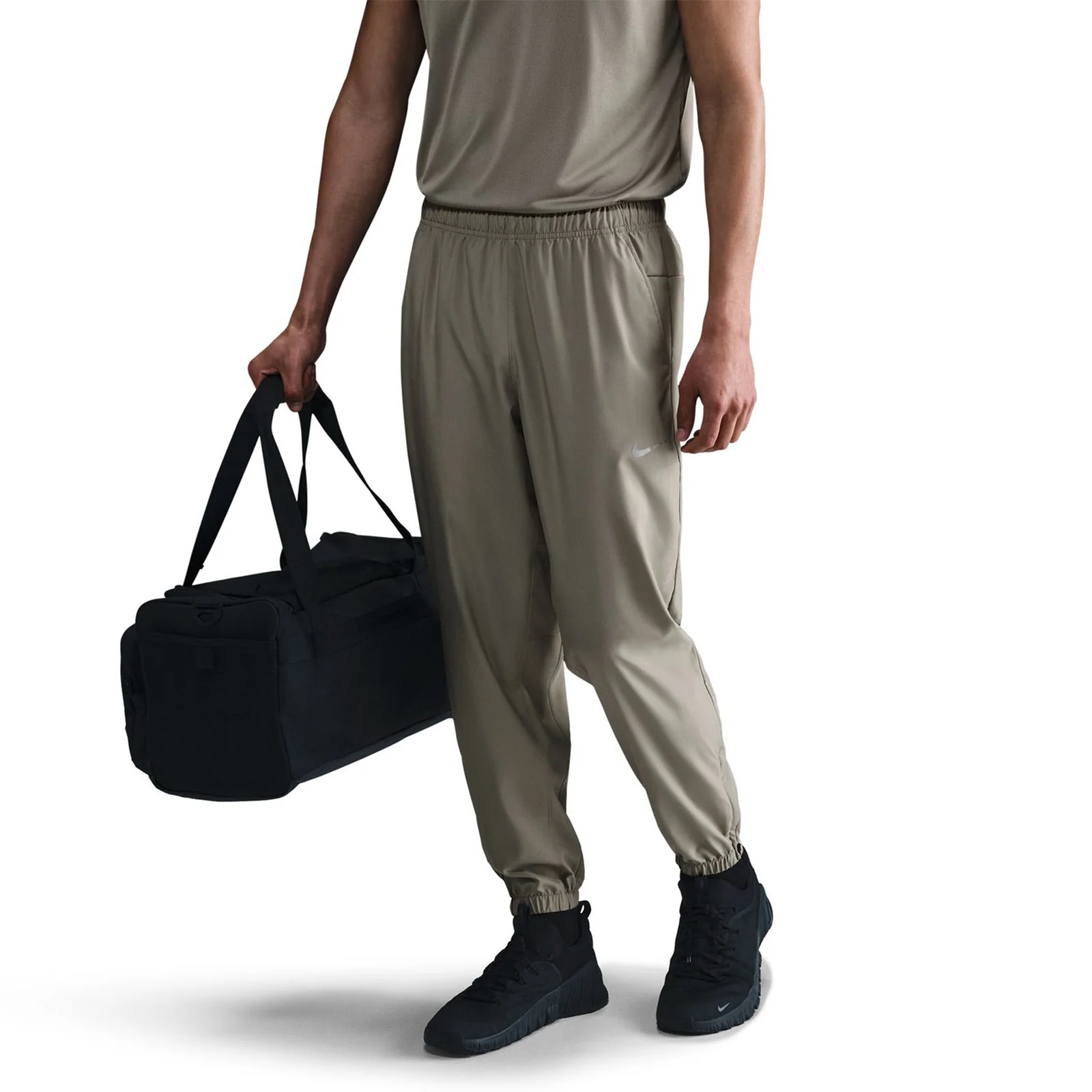 Nike Form Mens Dri-FIT Tapered Versatile Pants