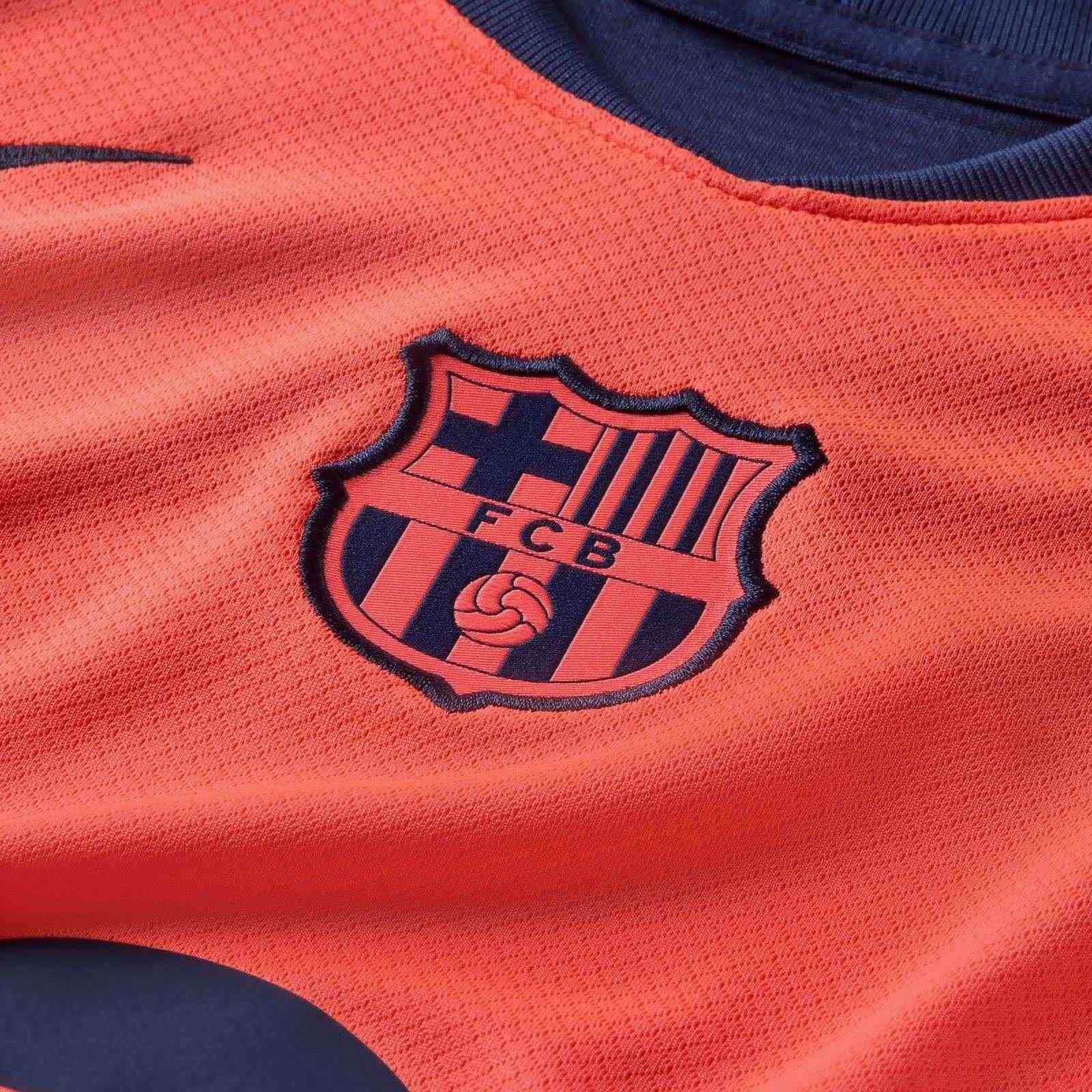 14702-nike-fc-barcelona-2025-26-stadium-third-big-kids-dri-fit-total-90-soccer-replica-jersey-3.jpg Nike FC Barcelona 2025/26 Stadium Third Big Kids Dri-FIT Total 90 Soccer Replica Jersey