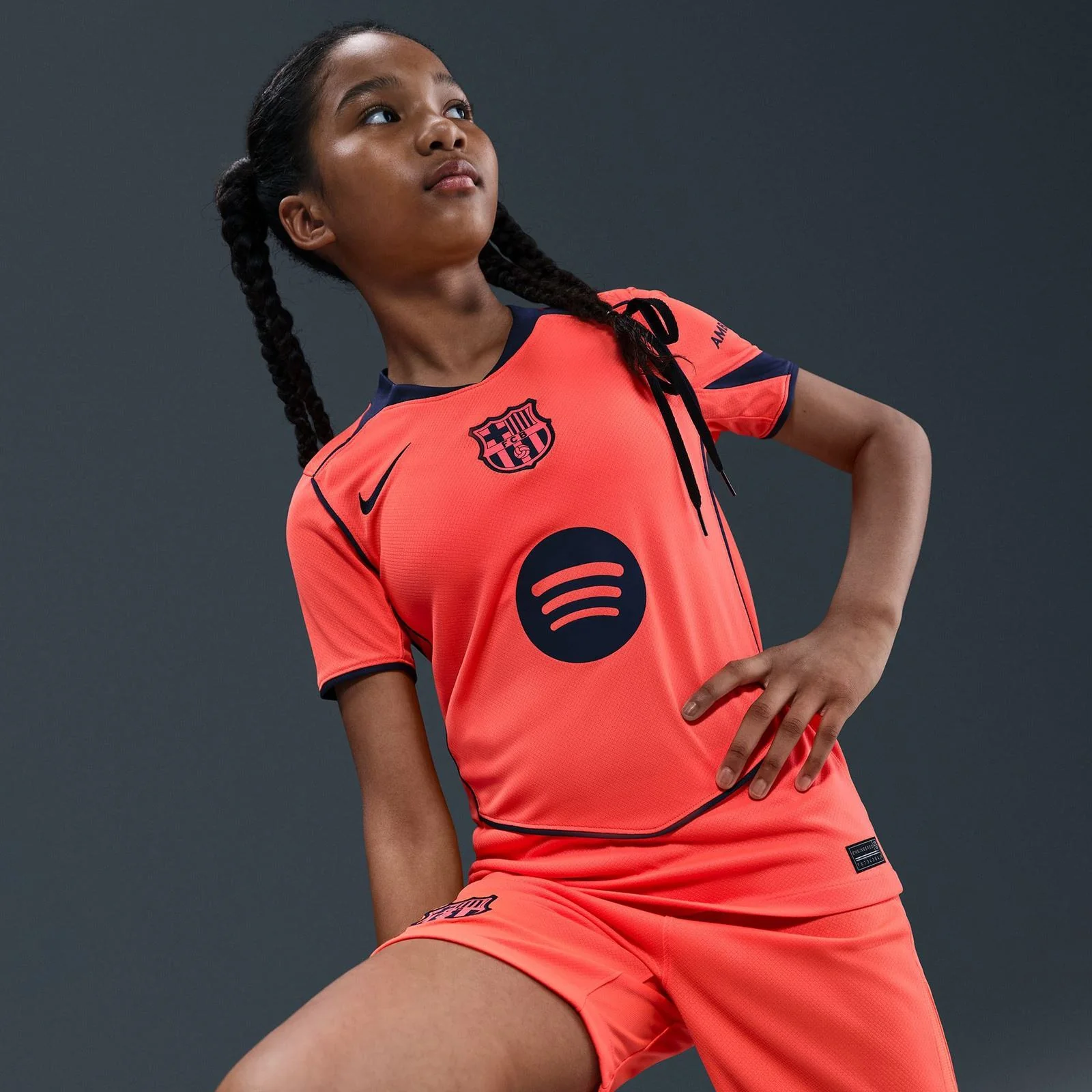 14702-nike-fc-barcelona-2025-26-stadium-third-big-kids-dri-fit-total-90-soccer-replica-jersey-6.webp Nike FC Barcelona 2025/26 Stadium Third Big Kids Dri-FIT Total 90 Soccer Replica Jersey