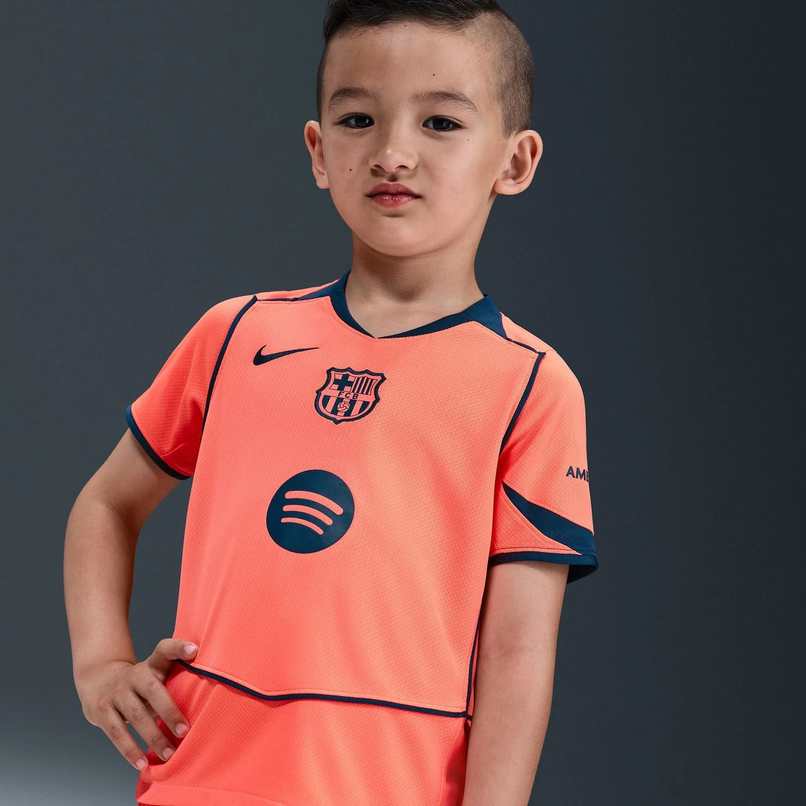 14707-nike-fc-barcelona-2025-26-stadium-third-little-kids-dri-fit-total-90-soccer-3-piece-kit-5.webp Nike FC Barcelona 2025/26 Stadium Third Little Kids Dri-FIT Total 90 Soccer 3-Piece Kit