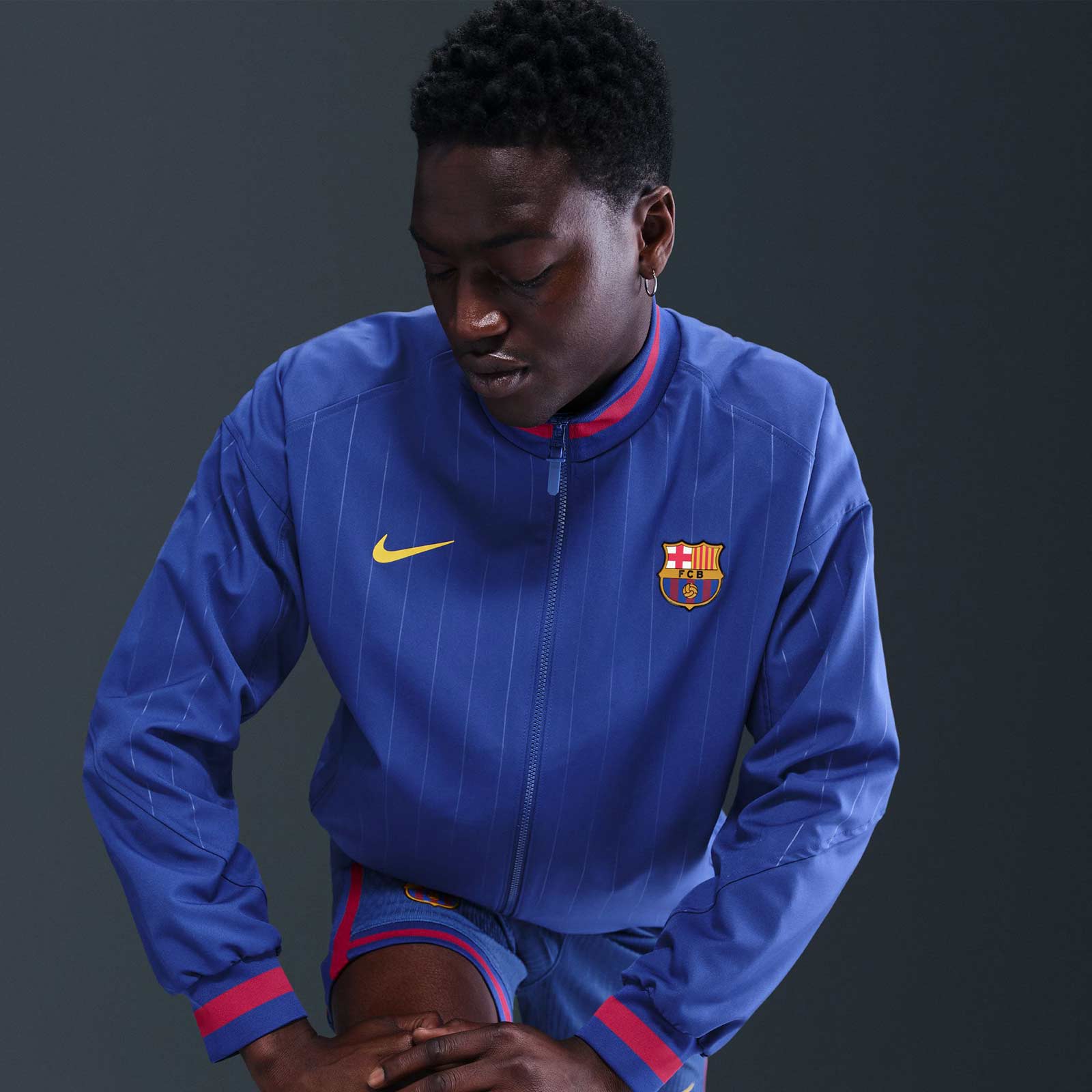 14850-nike-fc-barcelona-strike-home-mens-dri-fit-soccer-anthem-jacket-5.jpg Nike FC Barcelona Strike Home Mens Dri-FIT Soccer Anthem Jacket