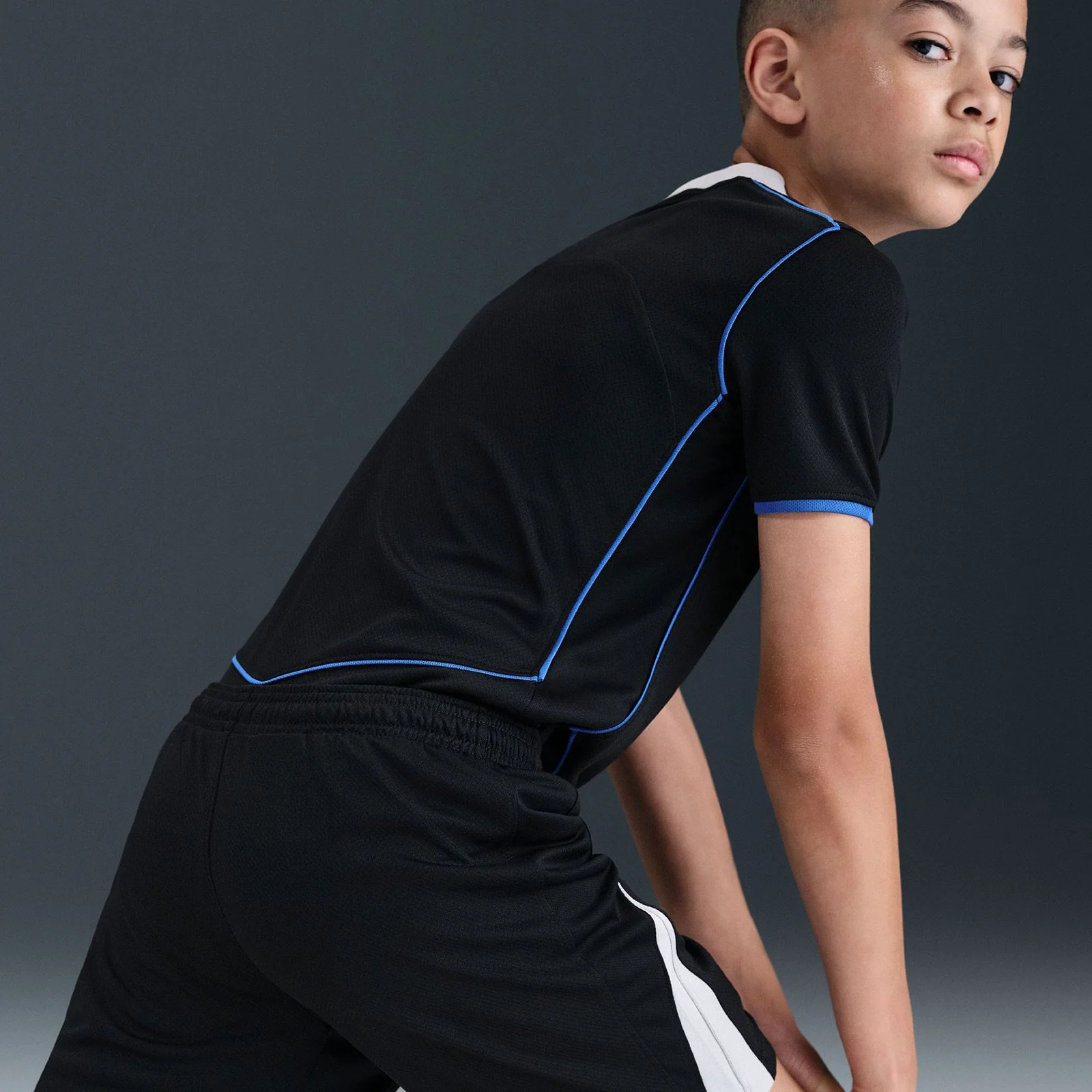 16936-nike-chelsea-fc-2025-26-stadium-third-kids-dri-fit-total-90-soccer-replica-shorts-4.webp Nike Chelsea FC 2025/26 Stadium Third Kids Dri-FIT Total 90 Soccer Replica Shorts