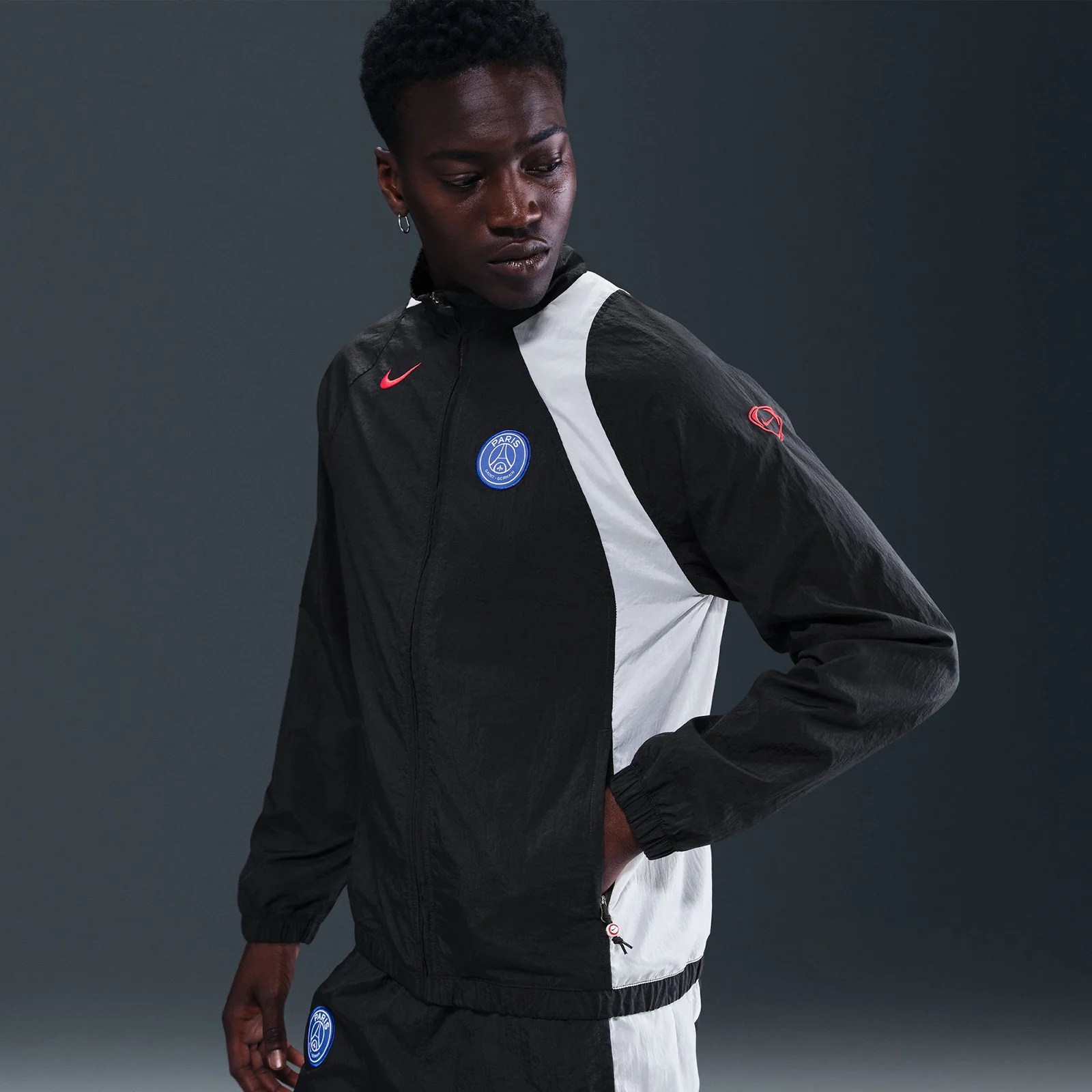 18970-nike-paris-saint-germain-mens-soccer-total-90-soccer-track-jacket-5.webp Nike Paris Saint-Germain Mens Soccer Total 90 Soccer Track Jacket