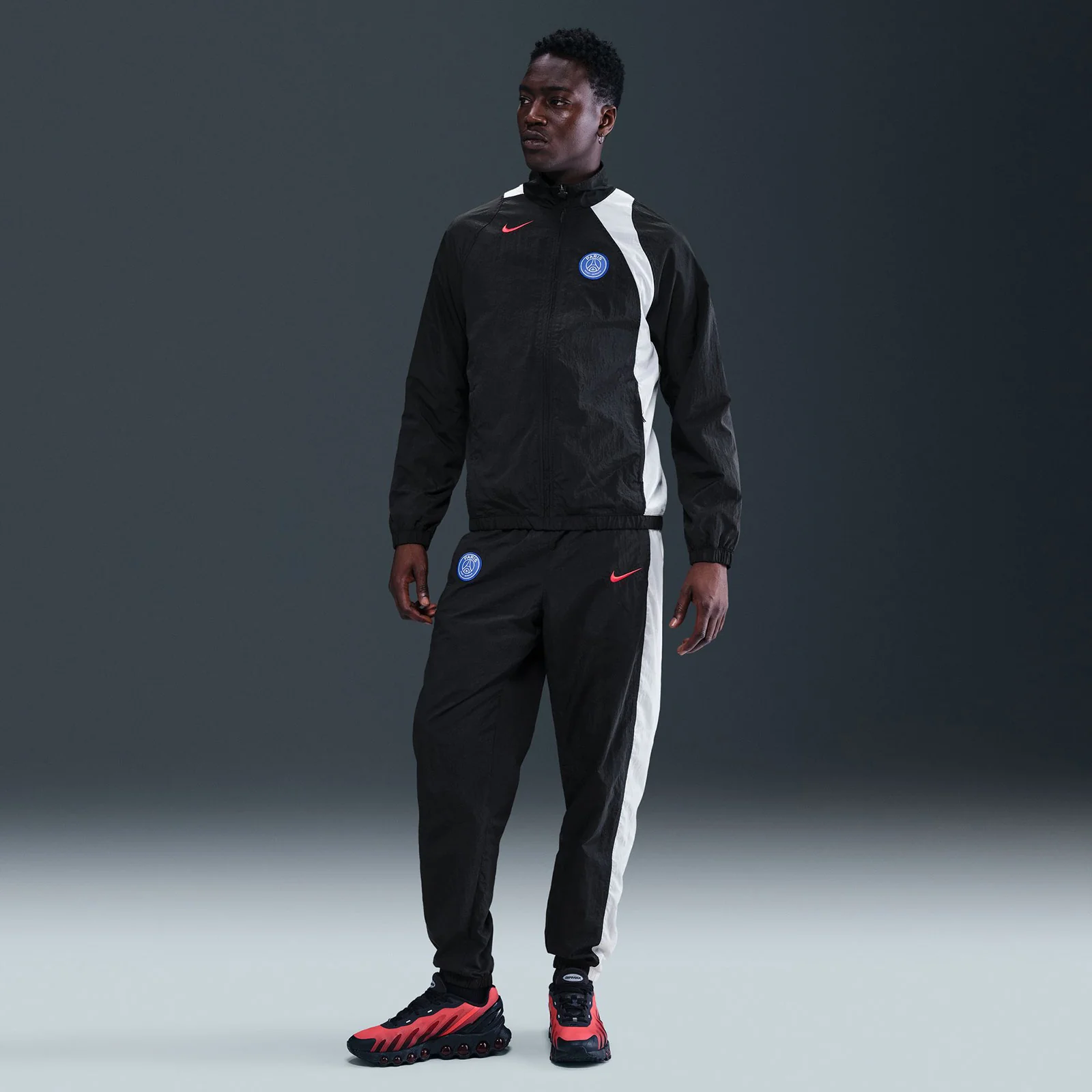 18970-nike-paris-saint-germain-mens-soccer-total-90-soccer-track-jacket-6.webp Nike Paris Saint-Germain Mens Soccer Total 90 Soccer Track Jacket