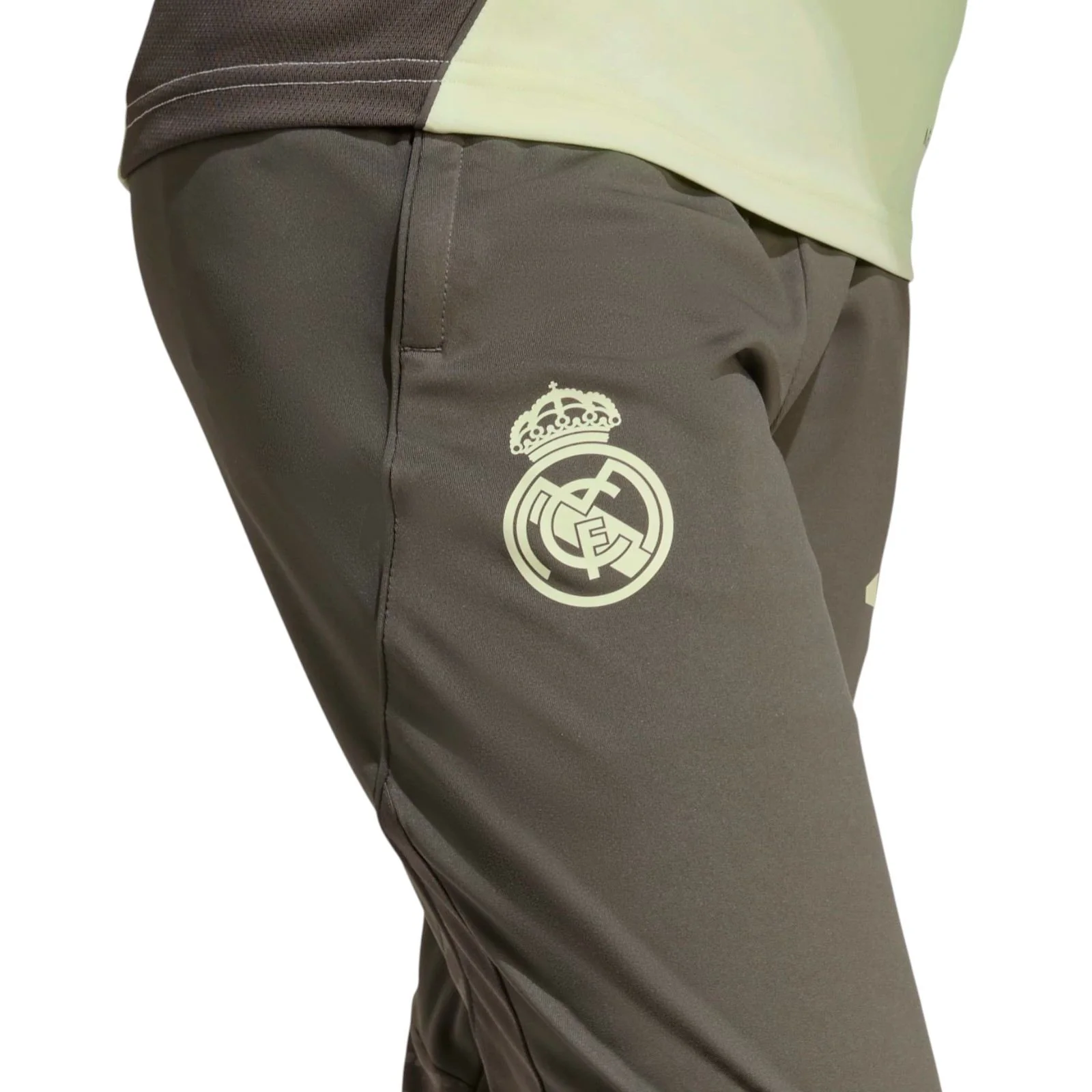 2590-adidas-real-madrid-football-2025-26-kids-training-pant-3.webp adidas Real Madrid Football 2025/26 Kids Training Pant