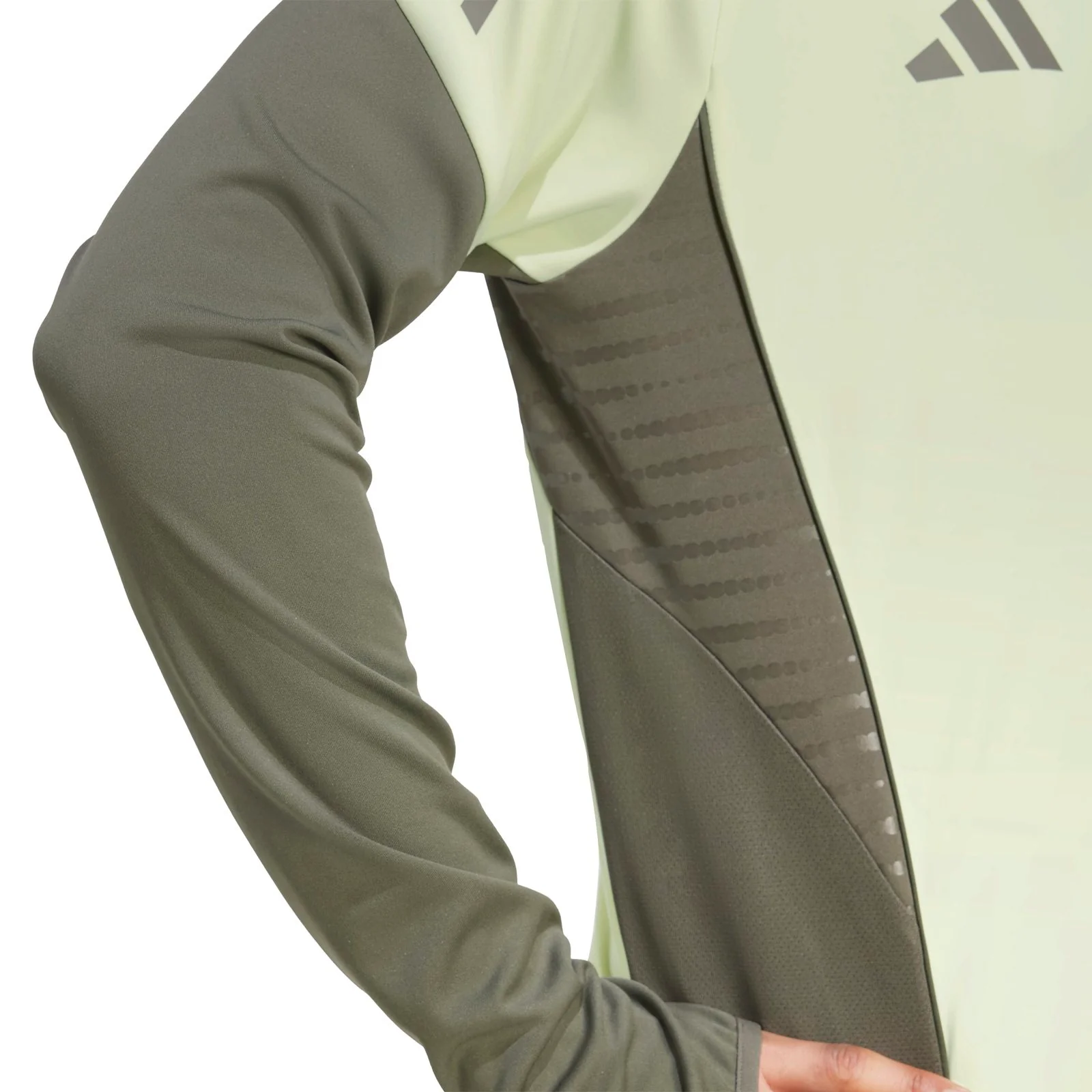 3318-adidas-real-madrid-football-2025-26-adults-half-zip-top-5.webp adidas Real Madrid Football 2025/26 Adults Half-Zip Top