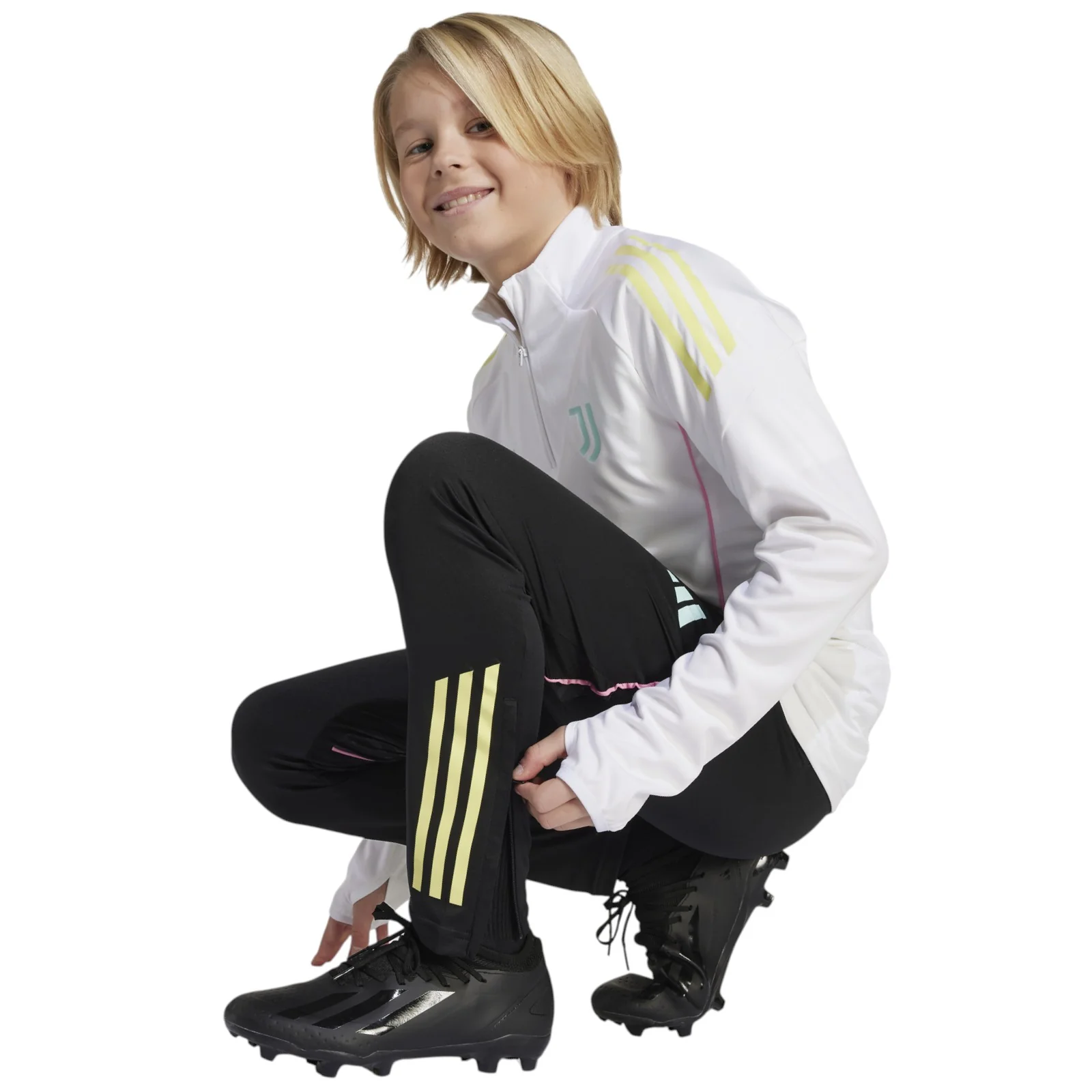 4132-adidas-juventus-football-kids-2025-26-training-pant-4.webp adidas Juventus Football Kids 2025/26 Training Pant