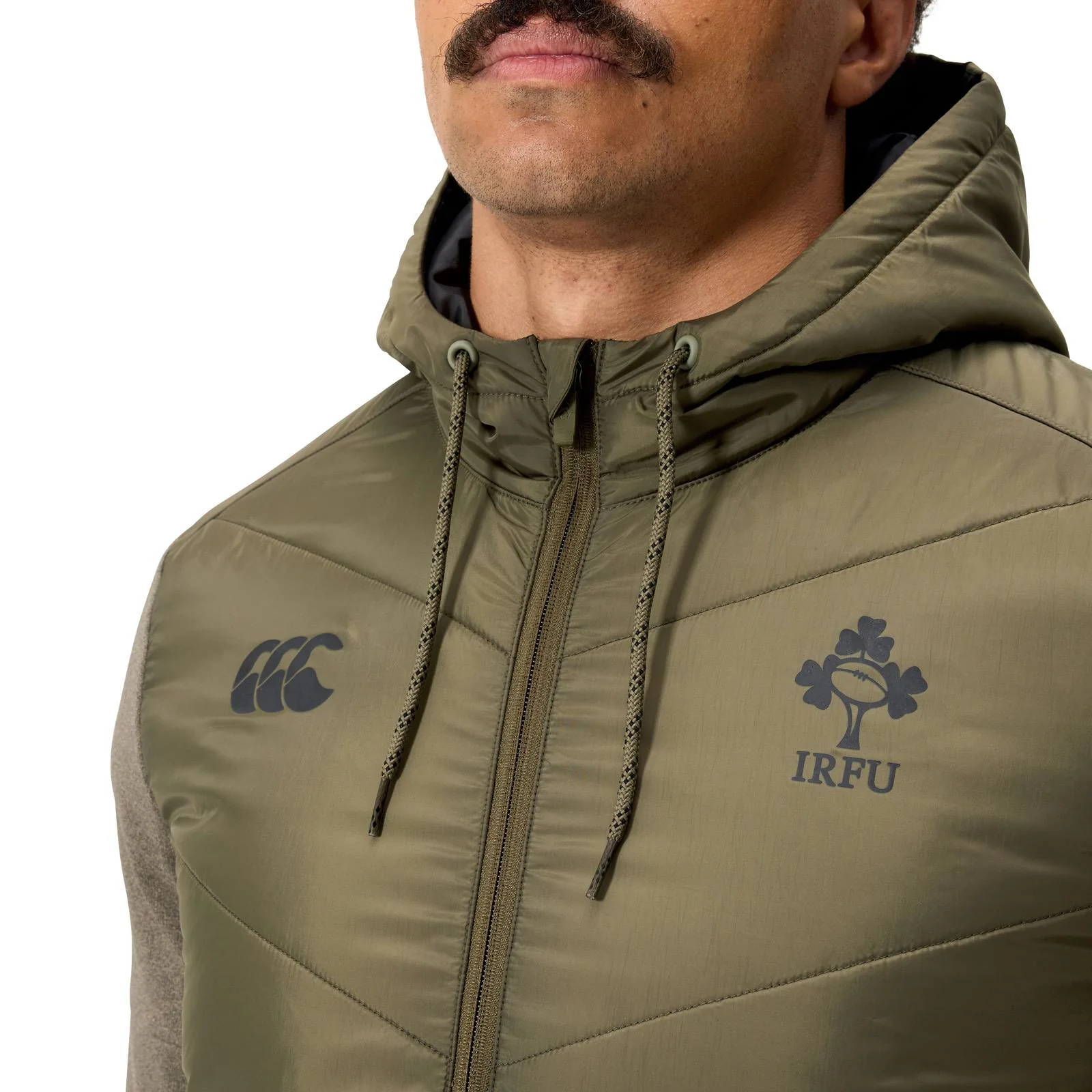 7039-canterbury-ireland-irfu-rugby-2025-26-mens-hybrid-jacket-4.webp Canterbury Ireland IRFU Rugby 2025/26 Mens Hybrid Jacket