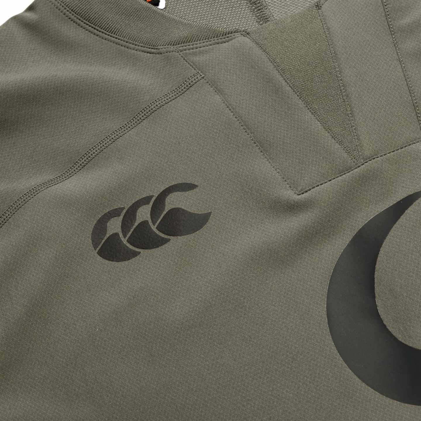 7486-canterbury-irfu-ireland-rugby-team-tech-drill-long-sleeve-top-7.jpg Canterbury IRFU Ireland Rugby Team Tech Drill Long-Sleeve Top