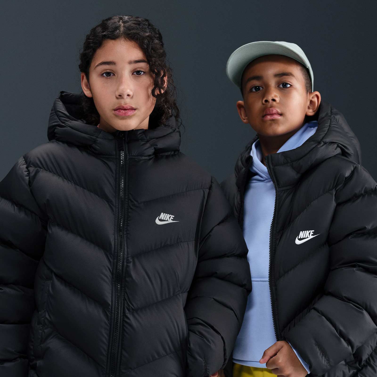 9750-nike-sportswear-all-day-play-kids-therma-fit-loose-fit-puffer-jacket-7.jpg Nike Sportswear All Day Play Kids Therma-FIT Loose-Fit Puffer Jacket
